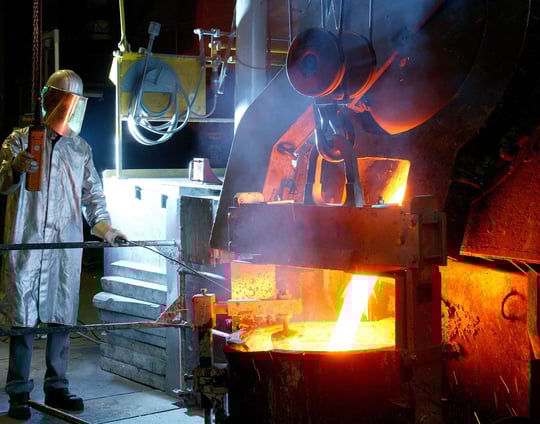 Metall wird abgegossen